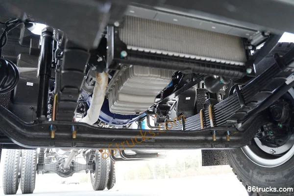 JAC Dewos V9 Big Taurus China VI Edition 220hp 4X2(6 wheels) 6.78m flatbed cargo truck Chassis (1) | 86Trucks