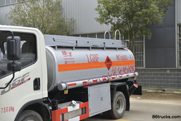 FAW Jiefang J6F 130 ch 4X2(6 roues) camion citerne à carburant (marque Chufei) (China VI) Carrosserie (1) | 86Trucks