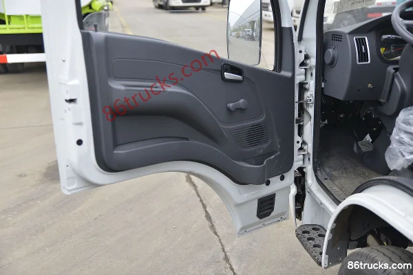 Yuejin Fuyun S70 113hp 4X2(6 wheels) miscellaneous dangerous goods van truck (Chenglongwei)(China VI) Cab (2) | 86Trucks