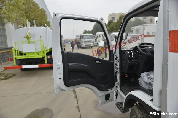 Yuejin Fuyun S80 113hp 4X2(6 wheels) miscellaneous dangerous goods van truck (Chenglongwei)(China VI) Cab (1) | 86Trucks