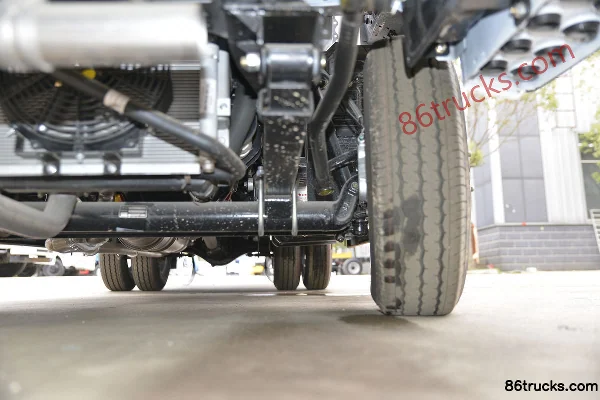 Yuejin Fuyun S80 113hp 4X2(6 wheels) miscellaneous dangerous goods van truck (Chenglongwei)(China VI) Chassis (3) | 86Trucks