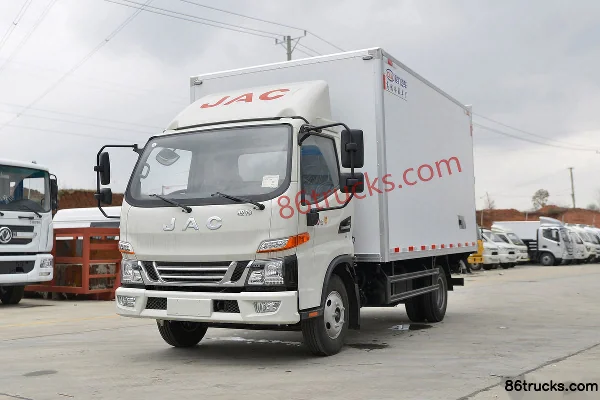 JAC Junling V5 130hp 4X2(6 wheels) 4.015m refrigerated truck (Chengliwei brand) Exterior (3) | 86Trucks
