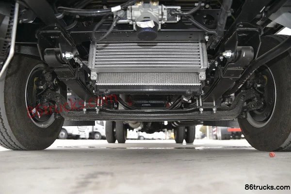 JAC Junling V5 130hp 4X2(6 wheels) 4.015m refrigerated truck (Chengliwei brand) Chassis (1) | 86Trucks