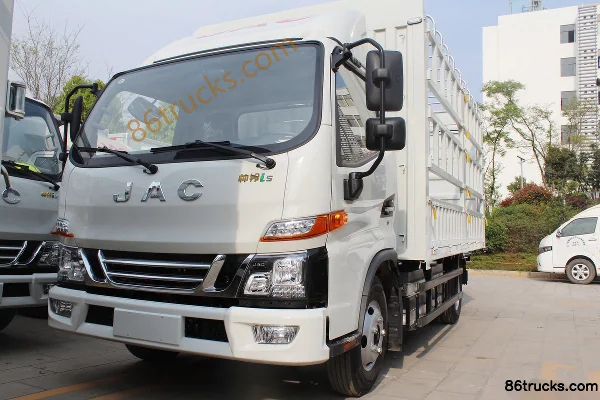 JAC Shuailing i5 4.5T 4.15m single-row pure electric stake truck 96.77kWh 4X2(6 wheels) Exterior (2) | 86Trucks