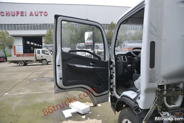 Dongfeng Duolika D5 115 hp 4X2(6 wheels) fuel tanker truck (Chufei brand) (China VI) Cab (1) | 86Trucks