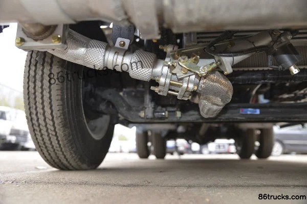 Dongfeng Duolika D5 115 hp 4X2(6 wheels) fuel tanker truck (Chufei brand) (China VI) Chassis (2) | 86Trucks