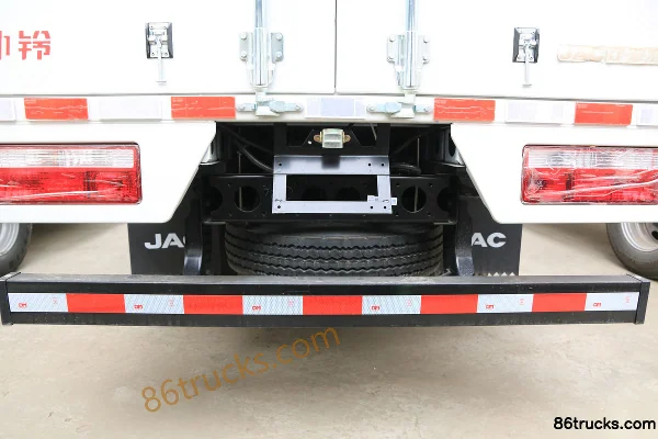 JAC Shuailing Q3 130 ch 4X2(6 roues) camion léger fourgon à cabine simple 4,13 m (China VI) Carrosserie (2) | 86Trucks