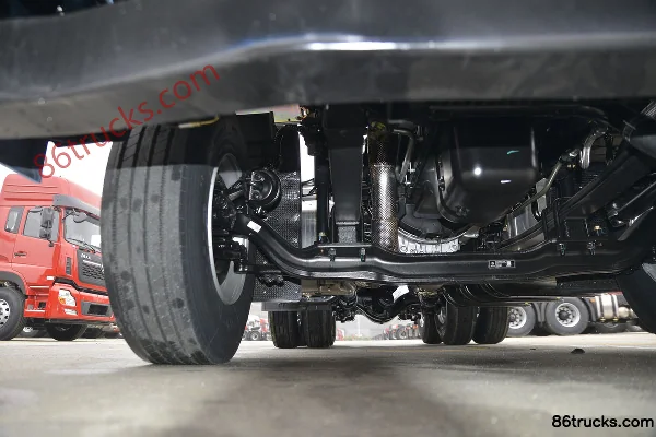 Dongfeng Commercial Vehicle Tianlong VL Poids lourd 400ch 6X4(10 roues) Tracteur routier Châssis (2) | 86Trucks