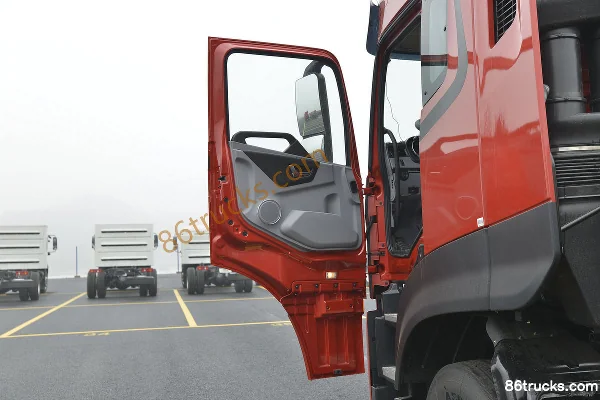 Dongfeng Commercial Vehicle Tianlong KL Heavy Truck 470hp 6X4(10 wheels) LNG Tractor Truck (China VI) Cab (1) | 86Trucks