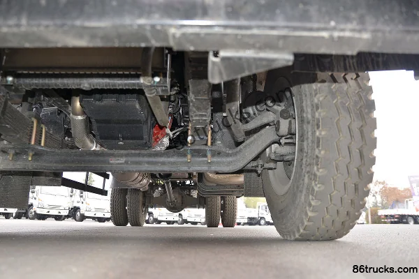 JAC Dewos Q9 195 hp 4X2(6 wheels) 6.78m Single Row Flatbed Cargo Truck (China VI) Chassis (3) | 86Trucks