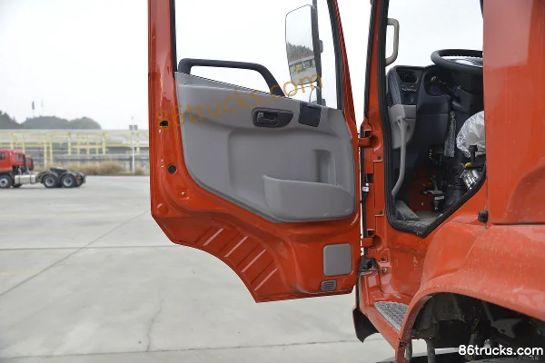 Dongfeng Tianjin LNG 220 hp 6X2(8 wheels) 5.6m LNG dump truck (China VI) Cab (2) | 86Trucks