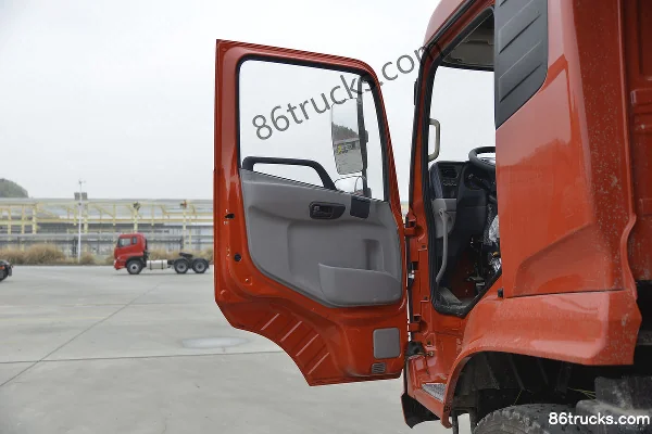 Dongfeng Tianjin LNG 220 hp 6X2(8 wheels) 5.6m LNG dump truck (China VI) Cab (1) | 86Trucks