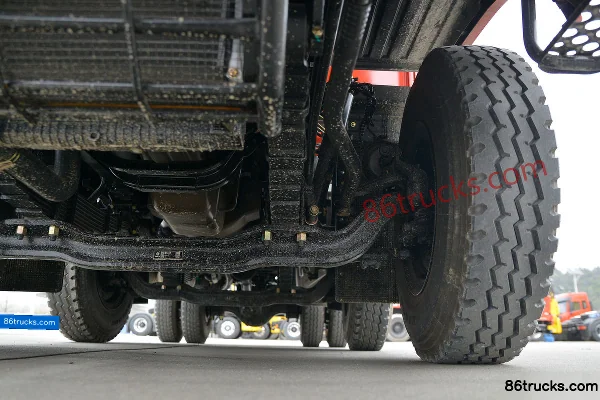 Dongfeng Tianjin LNG 220 hp 6X2(8 wheels) 5.6m LNG dump truck (China VI) Chassis (3) | 86Trucks