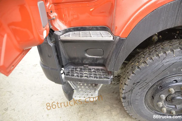 Dongfeng Commercial Vehicle Tianlong KC Heavy Truck 350hp 8X4(12 wheels) 6m Dump Truck Cab (3) | 86Trucks