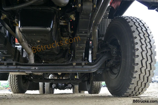 Dongfeng Commercial Vehicle Tianlong KC Heavy Truck 350hp 8X4(12 wheels) 6m Dump Truck Chassis (3) | 86Trucks