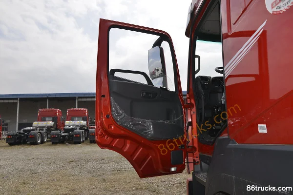 Dongfeng T7 460hp 6X4(10 wheels) tractor truck Cab (1) | 86Trucks