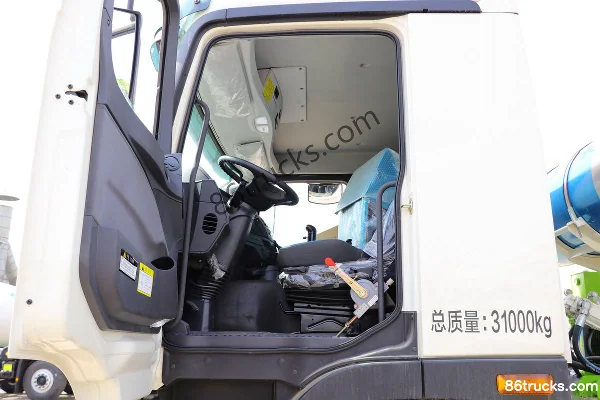Foton Auman GTL 360hp 8X4(12 wheels) 7.7m³ concrete mixer truck (Laisa brand) (China VI) Cab (3) | 86Trucks