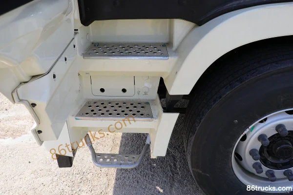 Foton AumanEST 470 hp 8X4(12 wheels) L10 58m Concrete Pump Truck (Loxa Brand) Cab (3) | 86Trucks
