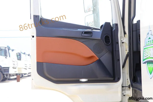 Foton AumanEST 470hp 8X4(12 wheels) L10 62m concrete pump truck (Leisa brand) Cab (2) | 86Trucks