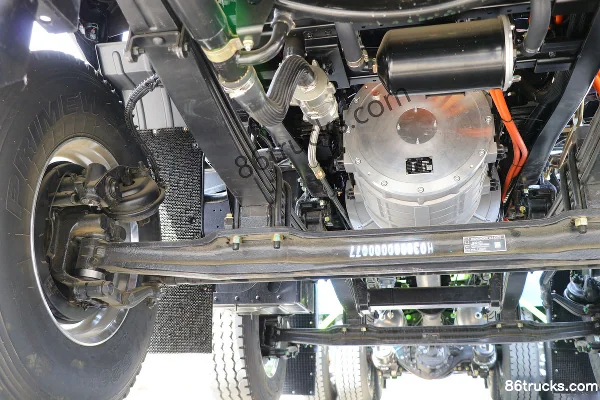 Foton Auman GTL version qualité 8X4(12 roues) camion malaxeur électrique pur (marque Leisa) Châssis (2) | 86Trucks