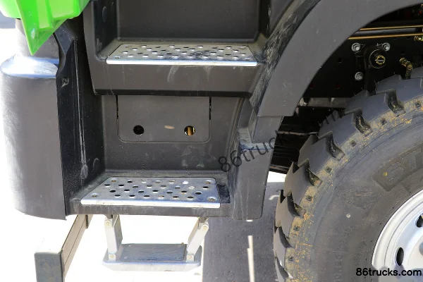 Foton Auman GTL 9 Series Heavy Truck 400 hp 8X4(12 wheels) 5.8m Dump Truck Cab (2) | 86Trucks