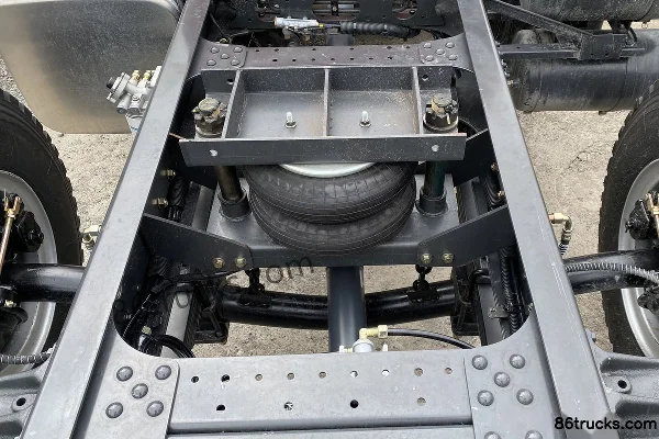 Fuda M3 220 hp 6X2(8 wheels) 5m Dump Truck (Middle Axle Lift) Cab (1) | 86Trucks