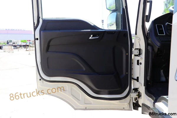 Loxa Heavy Machinery 25 ton truck crane (FTC25X5) Cab (2) | 86Trucks