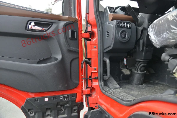 Dongfeng F5 220hp 6X2(8 wheels) 4.8m dump truck Cab (3) | 86Trucks