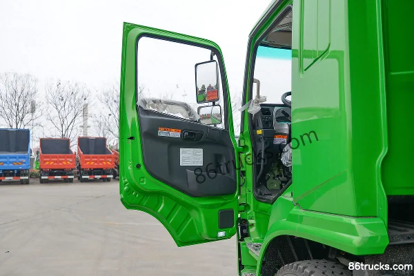 Dayun F7 camion lourd 270 ch 8X2(10 roues) camion benne 6 m (China VI) Cabine (1) | 86Trucks