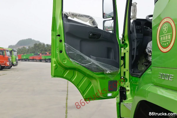 Dayun N6 Heavy Truck 300 hp 8X4(12 wheels) 5.8m Dump Truck Cab (2) | 86Trucks