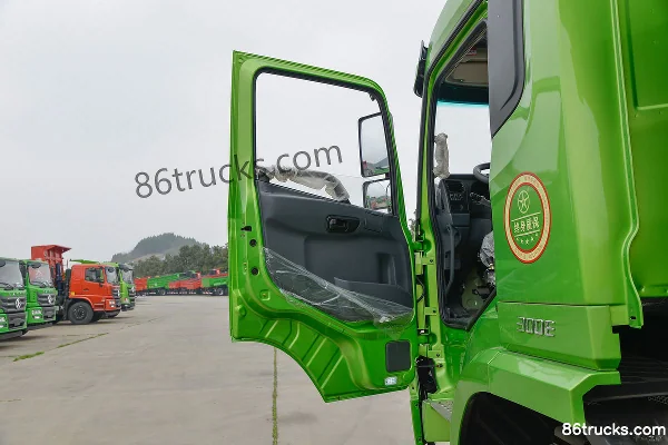 Dayun N6 Heavy Truck 300 hp 8X4(12 wheels) 5.8m Dump Truck Cab (1) | 86Trucks