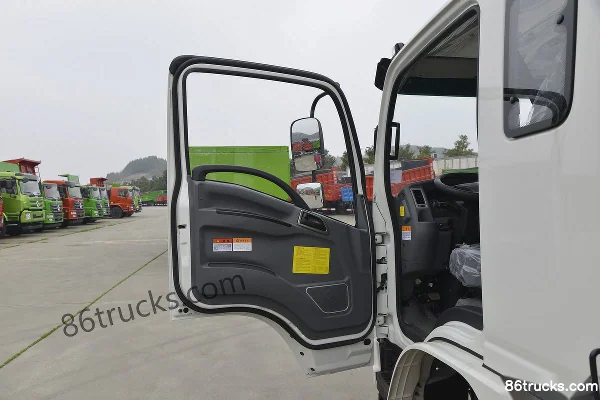 Dayun Ruisheng 130 hp 4X2(6 wheels) 3.2m Dump Truck Cab (1) | 86Trucks