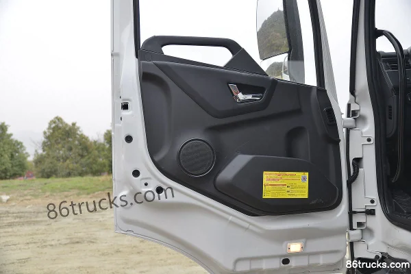 Dongfeng Commercial Vehicle Tianjin KR 230 hp 4X2(6 wheels) Detachable Container Garbage Truck (Zoomlion Brand) (China VI) Cab (2) | 86Truck