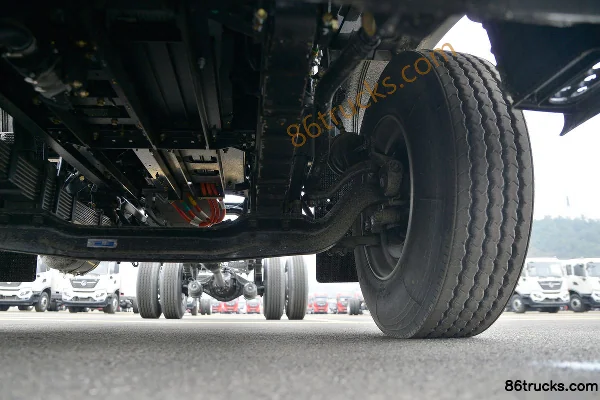 Dongfeng Commercial Vehicle Tianjin KR 4X2(6 wheels) Electric Sweeper Truck (Zhonglian Brand) (ZBH5180TXSEQABEV) Chassis (3) | 86Trucks