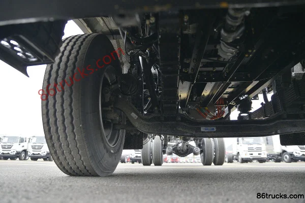 Dongfeng Commercial Vehicle Tianjin KR 4X2(6 wheels) Electric Sweeper Truck (Zhonglian Brand) (ZBH5180TXSEQABEV) Chassis (2) | 86Trucks