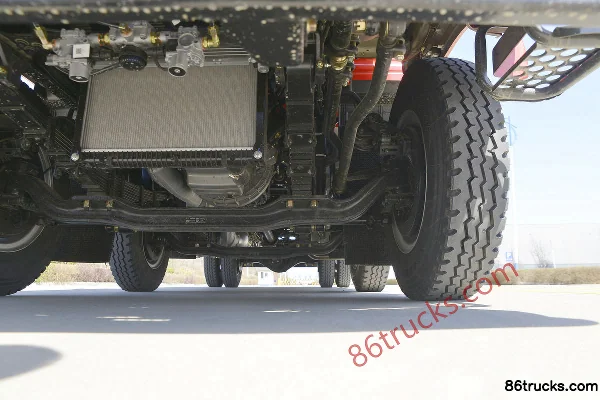 Kama Yunteng 163 hp 6X2(8 wheels) 6.8m flatbed cargo truck (China VI) Chassis (3) | 86Trucks