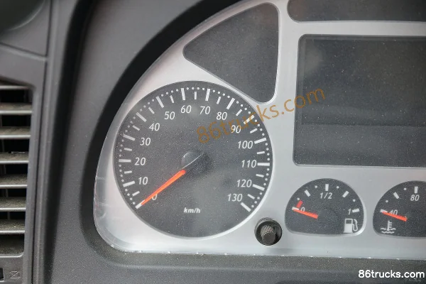 Dayun Fengchi 300 ch 8X4(12 roues) Camion benne 6,5 m (China VI) Cabine (3) | 86Trucks