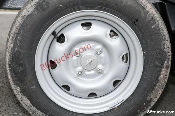 Jinbei T12 2021 édition standard 85 ch 4X2(6 roues) essence 1,2 L camion plateau à ridelles double cabine 2,08 m (China VI) Châssis (2) | 86