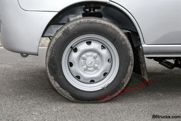 Jinbei T12 2021 édition standard 85 ch 4X2(6 roues) essence 1,2 L camion plateau à ridelles double cabine 2,08 m (China VI) Châssis (1) | 86