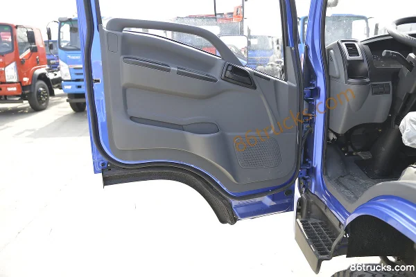 Sanhuan Shitong T3 Chuangke 110 hp 4X2(6 wheels) 3.3m Dump Truck Cab (2) | 86Trucks