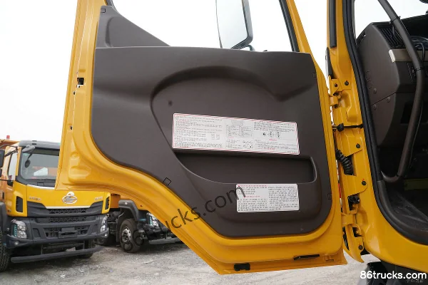Dongfeng Liuqi Chenglong H5 350hp 8X4(12 wheels) 5.6m Dump Truck Cab (2) | 86Trucks