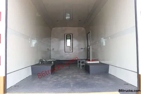Dongfeng 140 hp 3-seat Box Van (China VI) Cargo Box (3) | 86Trucks