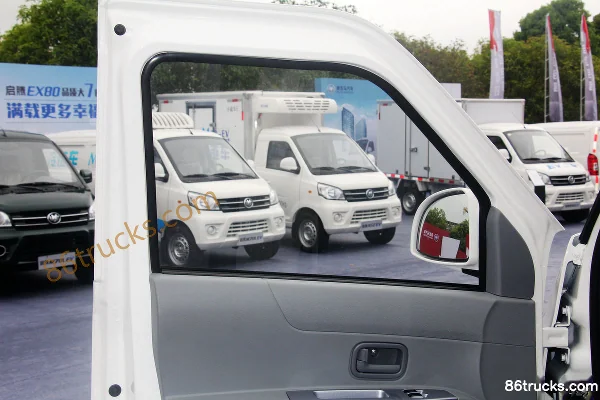 XINLONMA Qiteng N50 Comfort 1.5L 116hp 4X2(6 wheels) 2.7m Single Row Van Truck (China VI) Cab (2) | 86Trucks