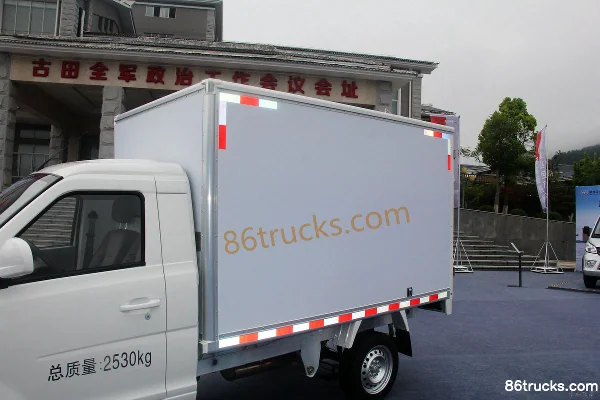 XINLONMA Qiteng N50 Comfort 1.5L 116hp 4X2(6 wheels) 2.7m Single Row Van Truck (China VI) Body (1) | 86Trucks