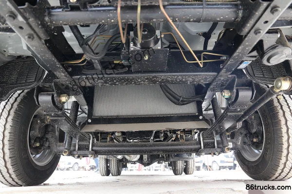 Kama Ruihang X1 2L CNG 122hp 4X2(6 wheels) Mengwo 5-speed 4.02m single-row panel van micro truck Chassis (1) | 86Trucks