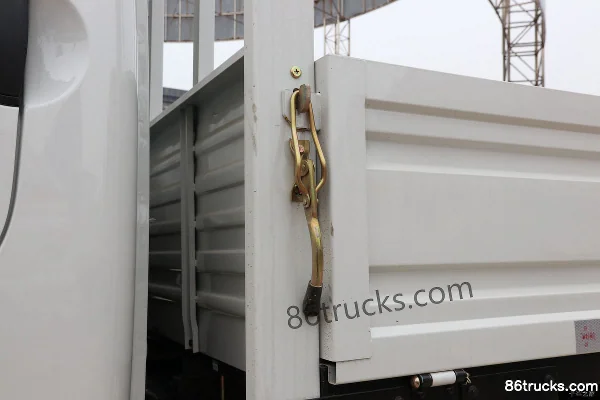 Kama Ruihang X1 2L CNG 122hp 4X2(6 wheels) Mengwo 5-speed 4.02m single-row panel van micro truck Body (1) | 86Trucks
