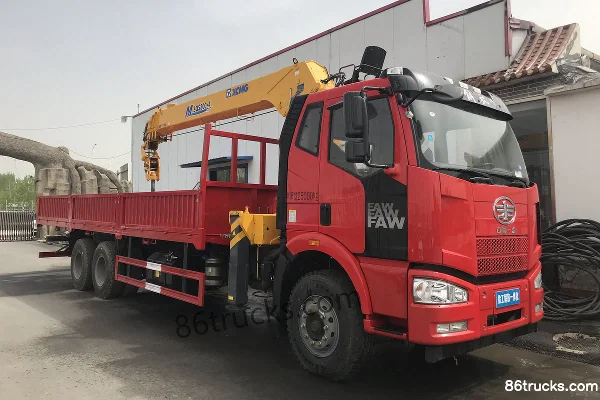XCMG XCMG FAW Jiefang chassis truck-mounted crane