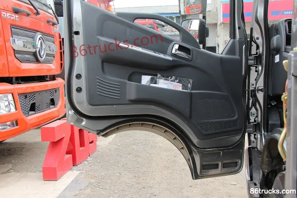 Dongfeng Captain Nebula K6-L 163 hp 4X2(6 wheels) 4.2m Single Row Flatbed Light Truck (China VI) Cab (3) | 86Trucks