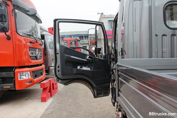 Dongfeng Captain Nebula K6-L 163 hp 4X2(6 wheels) 4.2m Single Row Flatbed Light Truck (China VI) Cab (1) | 86Trucks