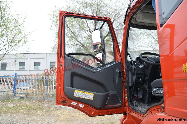 FAW Jiefang J6L Classic Edition 240hp 4X2(6 wheels) 5.8m stake truck (high roof) Cab (1) | 86Trucks